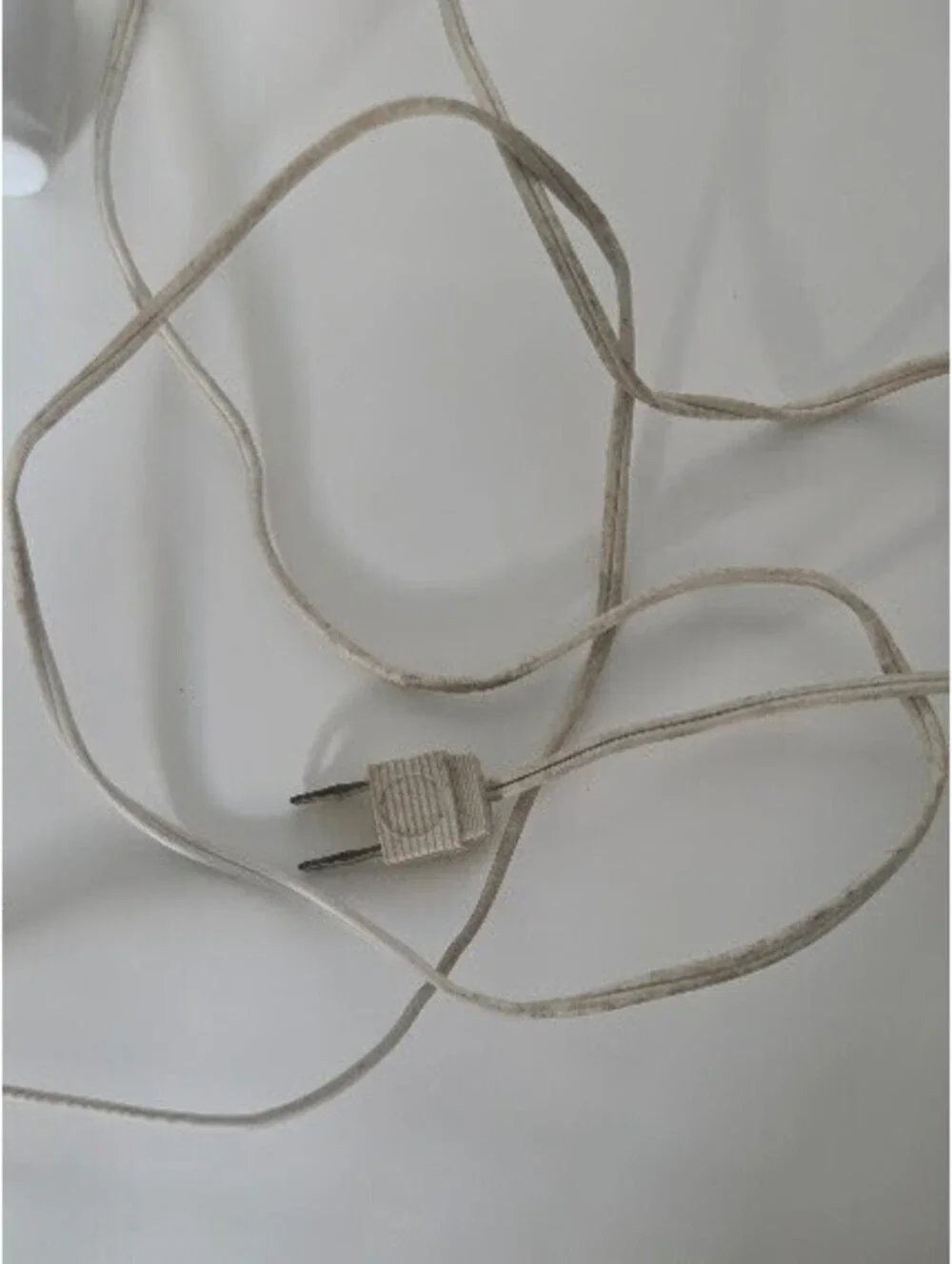 Rose‐Pattern Ceramic Electric Mantel Clock by Cecile 1972, Gold Trimmed